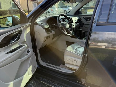 Used 2018 GMC Terrain Denali w/ Comfort Package image 6