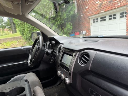 Used 2016 Toyota Tundra SR RWD image 12