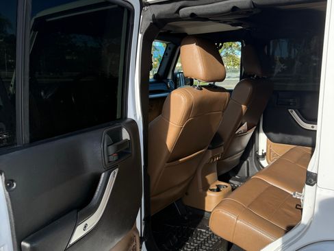 Used 2011 Jeep Wrangler Unlimited Sahara w/ Trailer Tow Group image 11