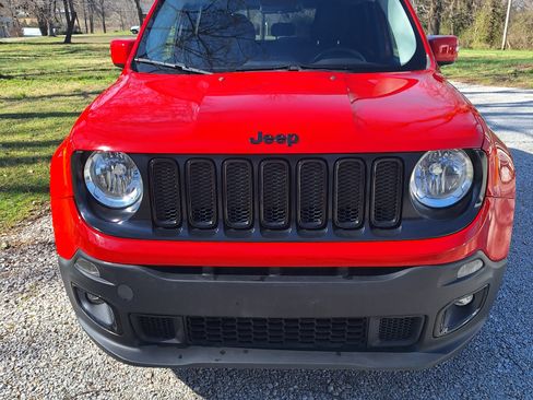 Used 2017 Jeep Renegade Altitude image 2