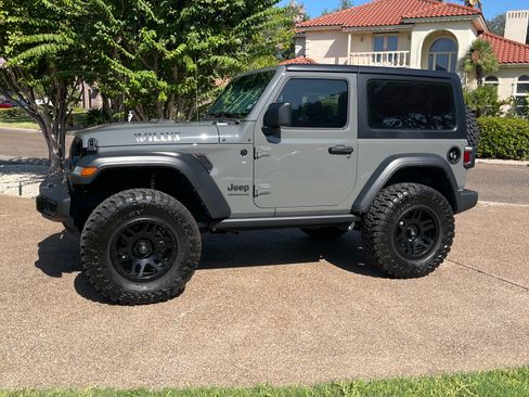 Used 2022 Jeep Wrangler Sport AWD/4WD image 15