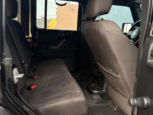 Used 2017 Jeep Wrangler Unlimited Sport w/ Connectivity Group image 16