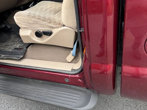 Used 2000 Ford F250 4x4 Regular Cab Super Duty image 9