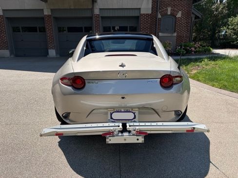 Used 2022 MAZDA MX-5 Miata RF Grand Touring w/ Weather Package RWD image 8