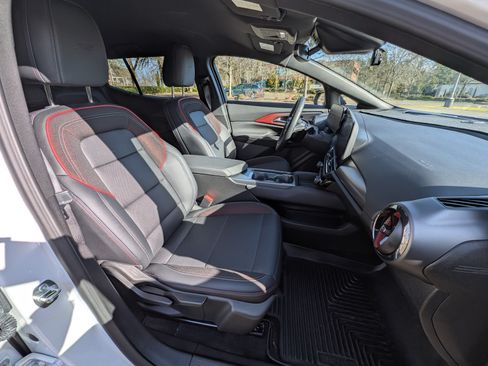 Used 2025 Chevrolet Equinox EV RS image 15