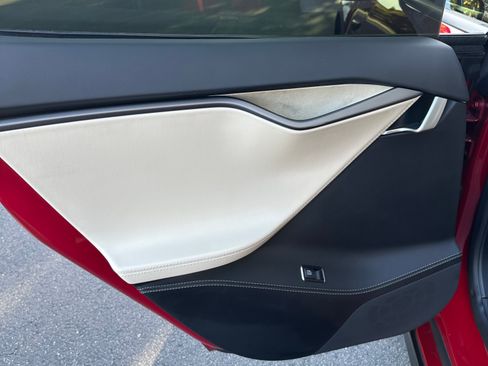 Used 2020 Tesla Model S Performance image 18