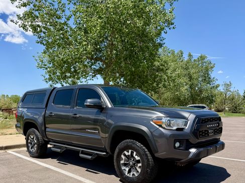 Used 2019 Toyota Tacoma TRD Off-Road AWD/4WD image 10