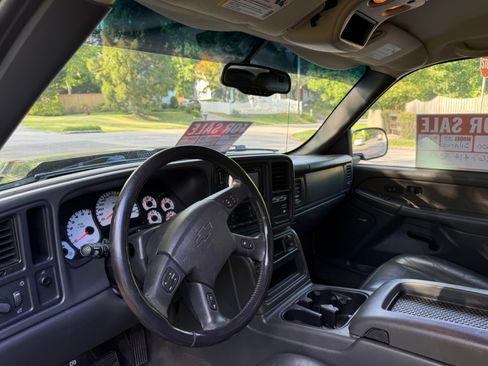 Used 2003 Chevrolet Silverado 1500 SS AWD/4WD image 9
