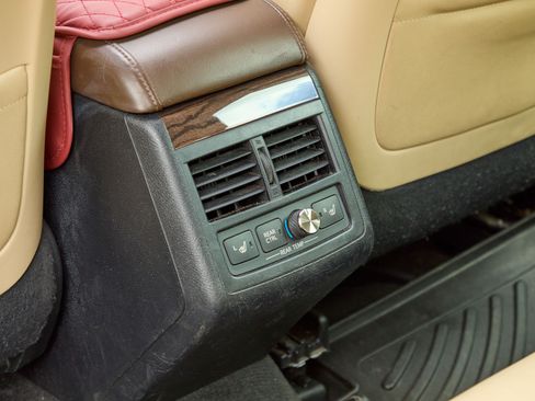 Used 2013 Toyota Avalon Limited image 12