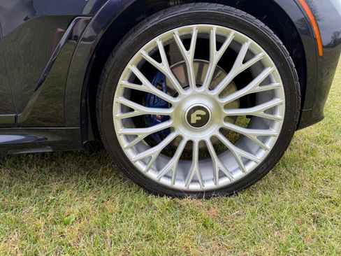 Used 2022 BMW X7 M50i image 17