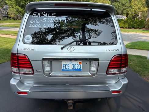 Used 2006 Lexus LX 470 4WD w/ Preferred Accessory Pkg image 14