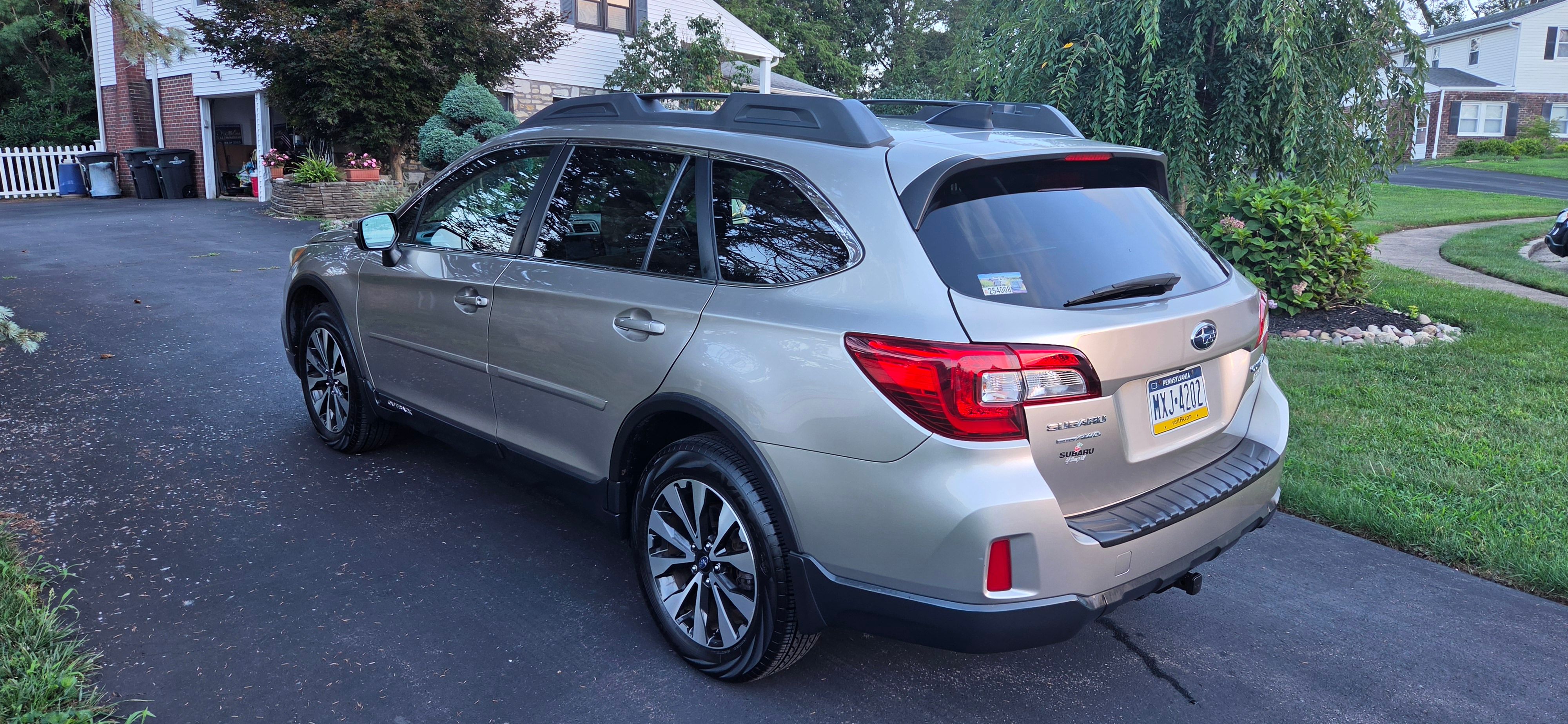 Used 2016 Subaru Outback 2.5i Limited AWD/4WD image 6