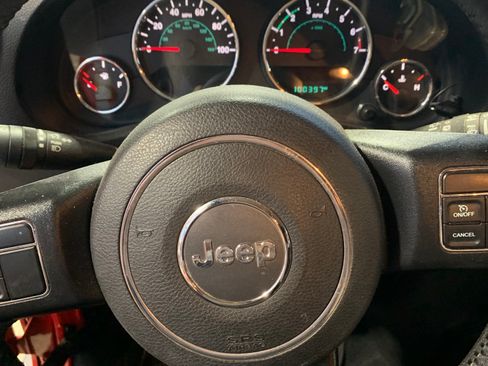 Used 2018 Jeep Wrangler Unlimited Sport S image 6