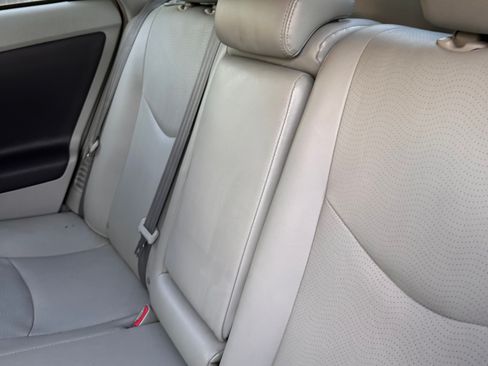 Used 2010 Toyota Prius Five image 4