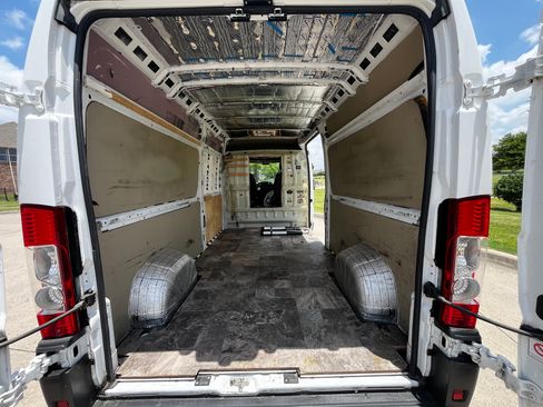 Used 2017 RAM ProMaster 2500 w/ Interior Convenience Group FWD image 10