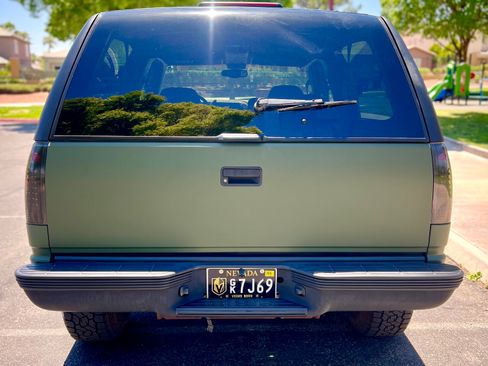 Used 1997 Chevrolet Tahoe Sport Utility 2D w/ Preferred Equipment Group 2 image 4