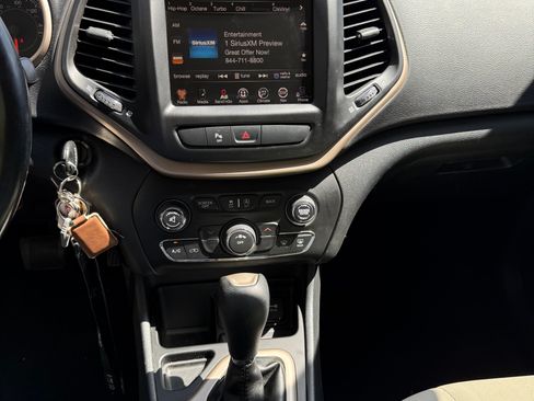 Used 2016 Jeep Cherokee 75th Anniversary FWD image 14
