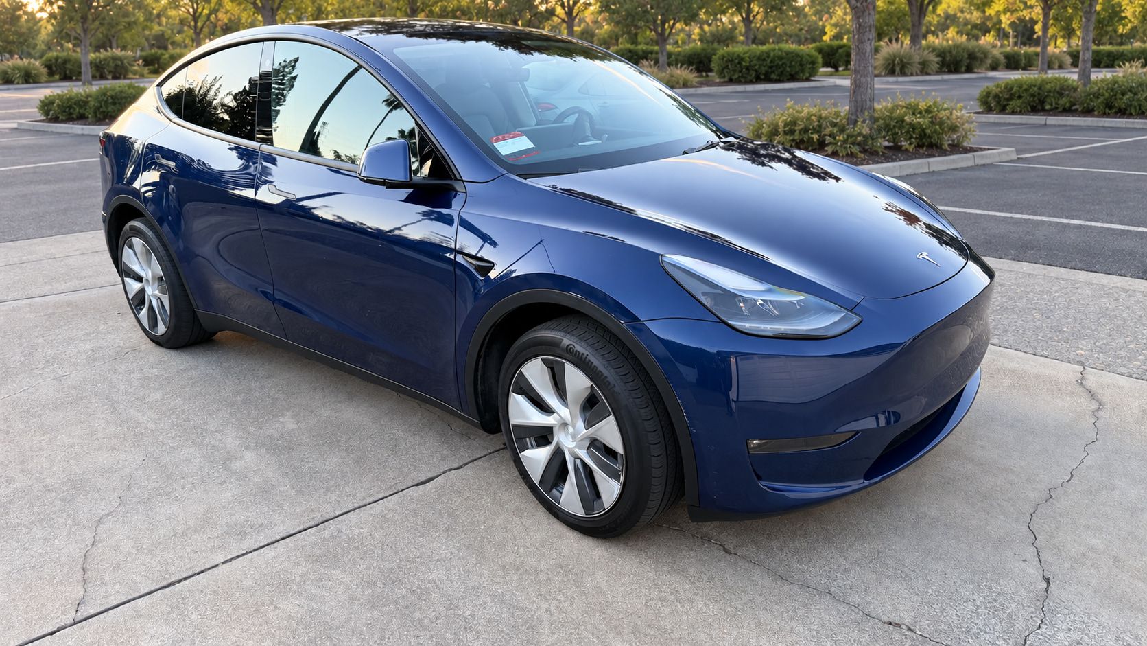 Used 2023 Tesla Model Y Long Range AWD/4WD image 2
