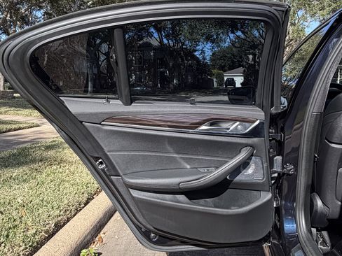 Used 2019 BMW M550i xDrive w/ Dynamic Handling Package image 24