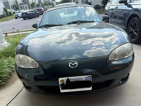 Used 2002 MAZDA MX-5 Miata LS RWD image 2