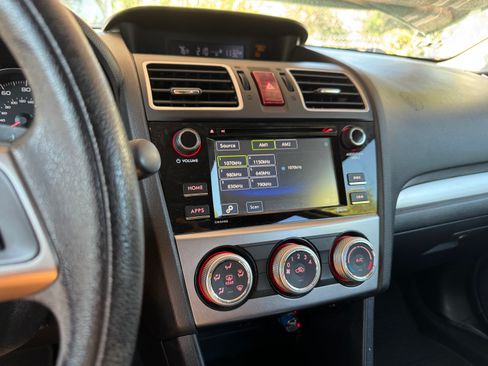 Used 2015 Subaru Crosstrek 2.0i Premium image 12