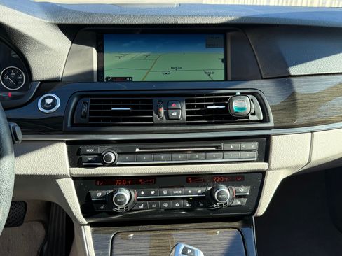 Used 2011 BMW 535i xDrive Sedan image 16