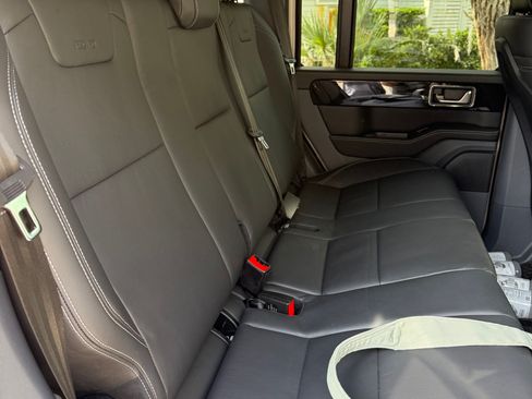 Used 2025 INEOS Grenadier image 5