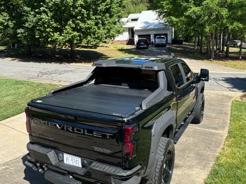 Used 2020 Chevrolet Silverado 1500 LT Trail Boss image 9