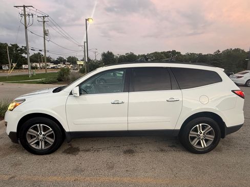 Used 2017 Chevrolet Traverse LT AWD/4WD image 2