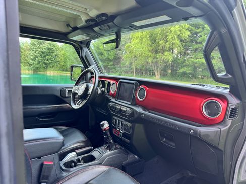 Used 2021 Jeep Wrangler Rubicon AWD/4WD image 18