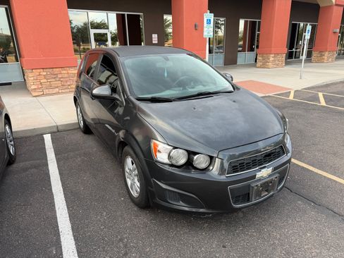 Used 2014 Chevrolet Sonic LT image 2
