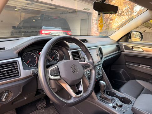 Used 2021 Volkswagen Atlas SE w/ Towing Package AWD/4WD image 9