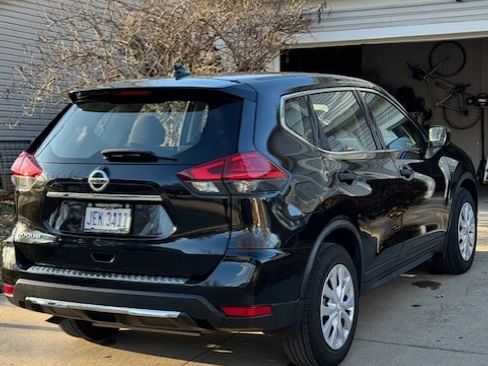 Used 2017 Nissan Rogue S image 8
