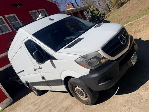 Used 2018 Mercedes-Benz Sprinter 2500 image 5
