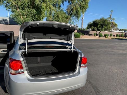 Used 2016 Chevrolet Cruze LS image 17