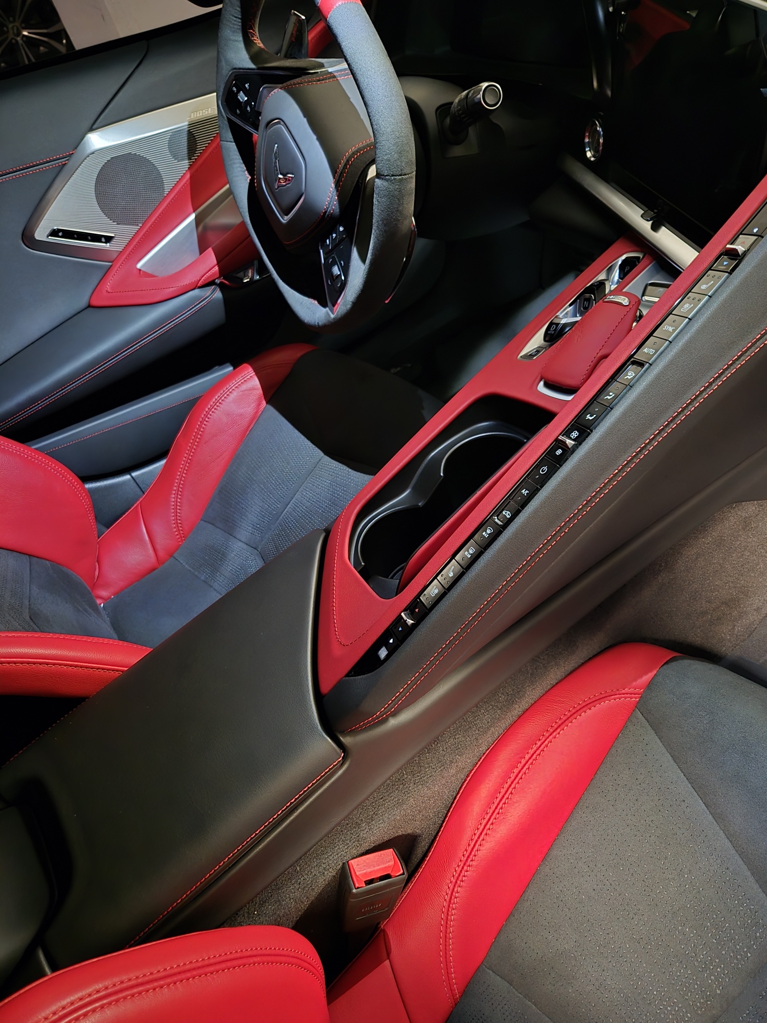 Used 2025 Chevrolet Corvette Stingray Preferred Cpe w/ Z51 Performance Package RWD image 11