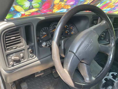 Used 2006 GMC Sierra 2500 SLE AWD/4WD image 12