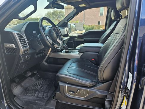 Used 2017 Ford F150 Platinum w/ Equipment Group 701A Luxury image 12