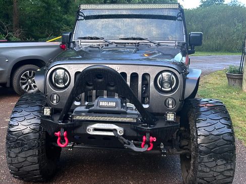 Used 2014 Jeep Wrangler Unlimited Rubicon AWD/4WD image 6