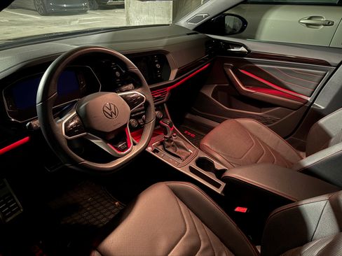 Used 2024 Volkswagen Jetta GLI Autobahn image 5