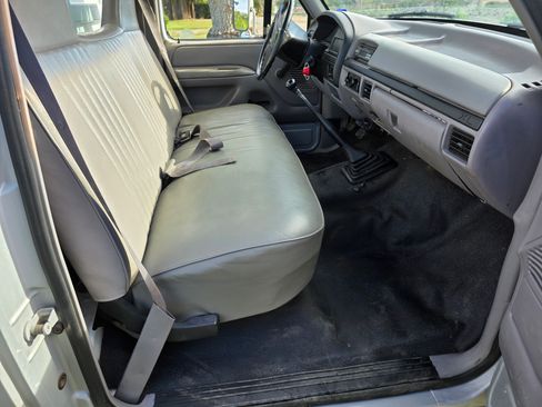 Used 1997 Ford F450 2WD Regular Cab Super Duty image 5