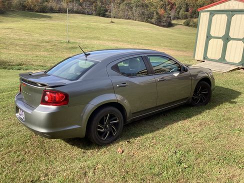 Used 2013 Dodge Avenger SE image 5