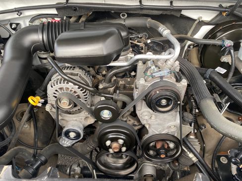 Used 2013 Chevrolet Silverado 1500 W/T image 13