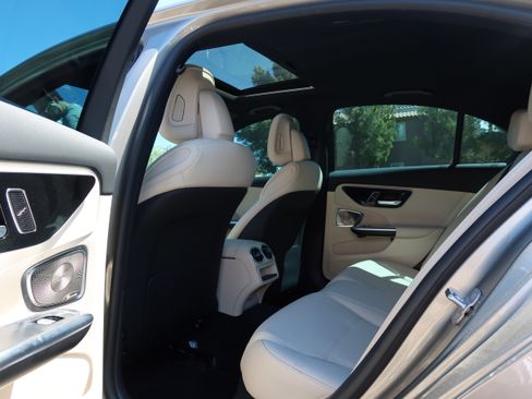 Used 2024 Mercedes-Benz C 300 Sedan image 20