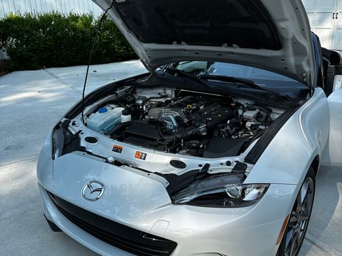 Used 2016 MAZDA MX-5 Miata Grand Touring image 5