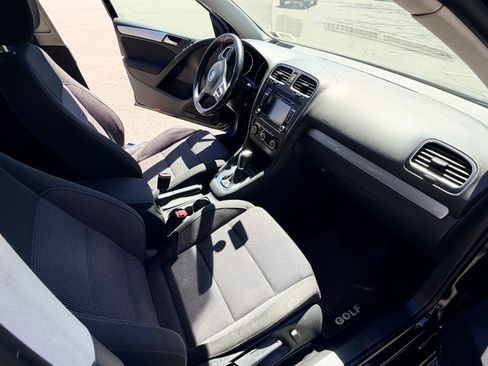 Used 2014 Volkswagen Golf 4-Door FWD image 22