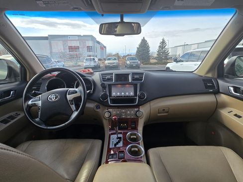 Used 2013 Toyota Highlander Limited image 8