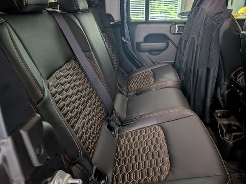 Used 2024 Jeep Gladiator Mojave image 22