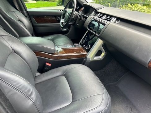 Used 2020 Land Rover Range Rover HSE image 9