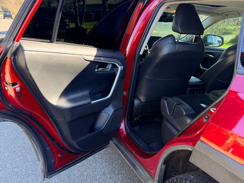 Used 2020 Toyota RAV4 TRD Off-Road image 15